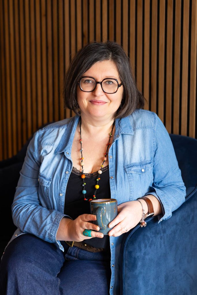 Photo de Virginie CAURRAZE, consultante SEO et GEO pour entrepreneurs du Grand Est